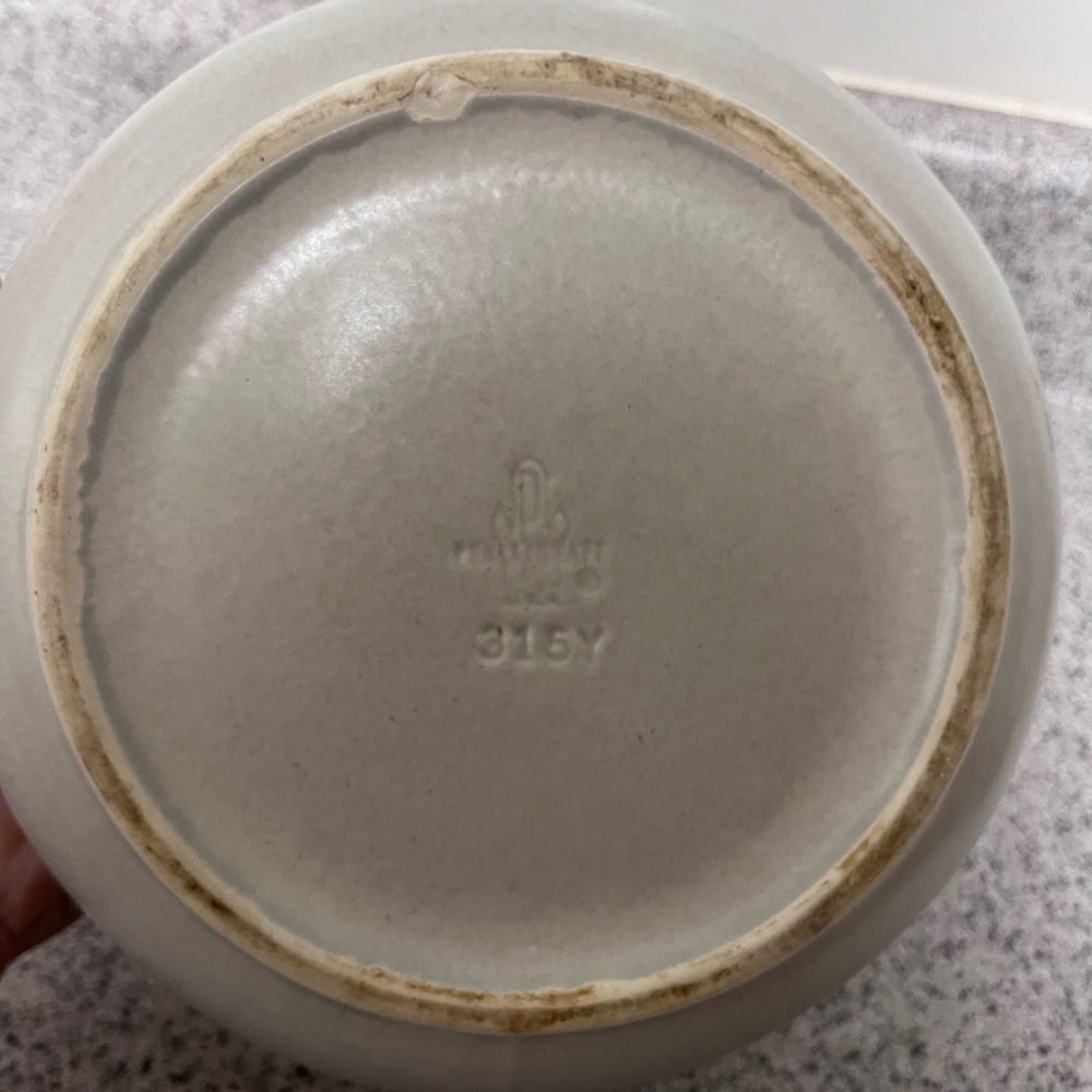 Pfaltzgraff Blue and White Stoneware Bowl Yorktowne Pattern - Picture 7 of 10